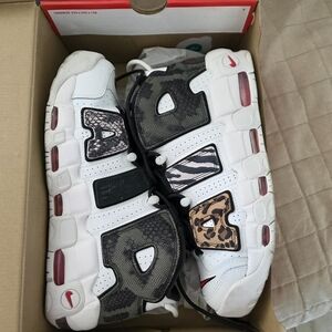 Nike Air More Uptempo 96 Unisex White/Black Animal Patterned Athletic Shoes